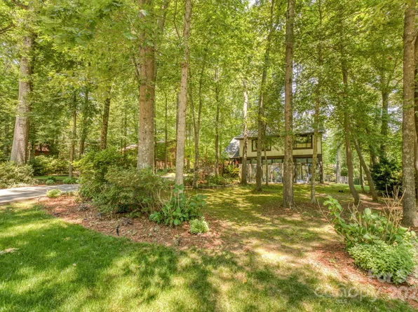 32 Wildwood Cir, Fletcher, NC 28732