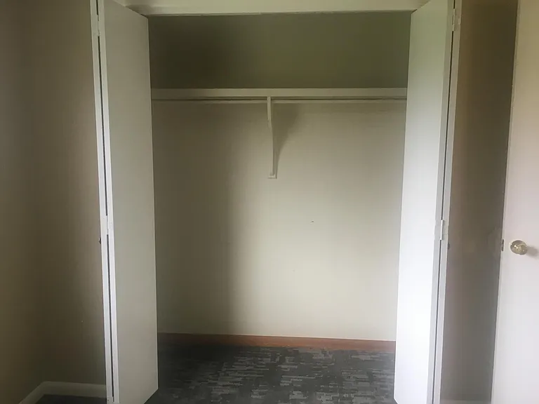 834 N Lola Ln — Photo 12