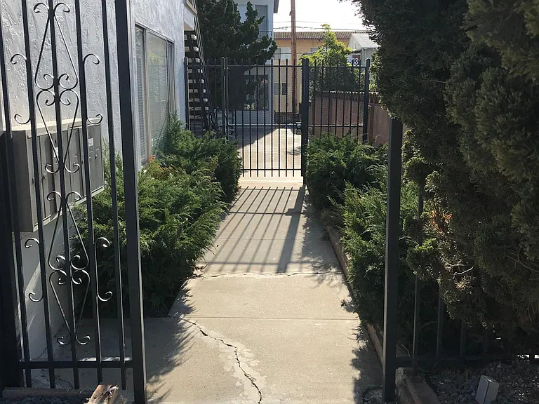 4033 Iowa St #4 — Photo 30