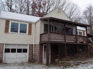 239 Spring Valley Rd, Jeannette, PA 15644