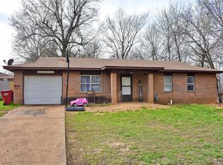908 S Webb St, Hugo, OK 74743