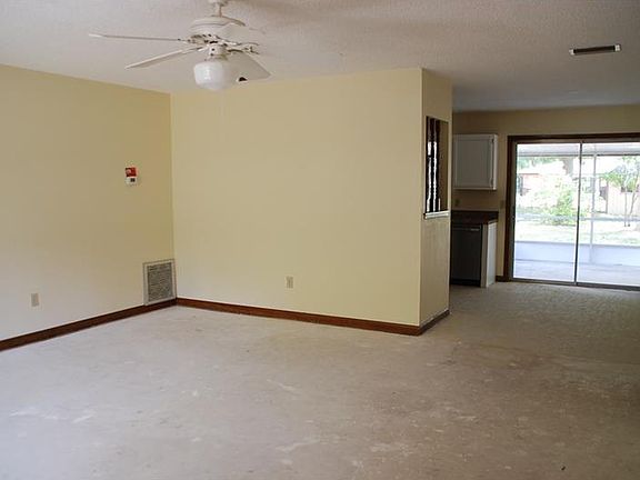3rd image of 570 N Sparkman Ave