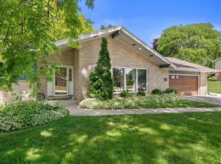 6269 Parkview Rd, Greendale, WI 53129
