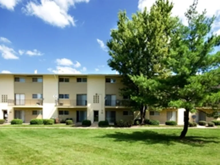 Madison Gardens Apartments — Photo 10