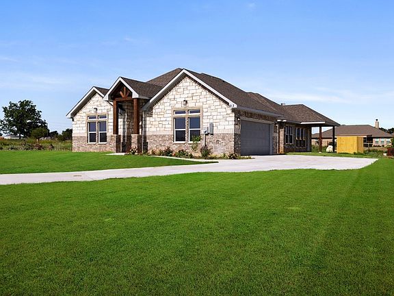 2nd image of 1013 Magnolia Ct