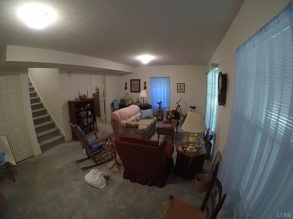 4th image of 1001 Royal Garden Ct