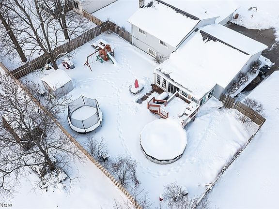 2nd image of 20671 Pineview Cir