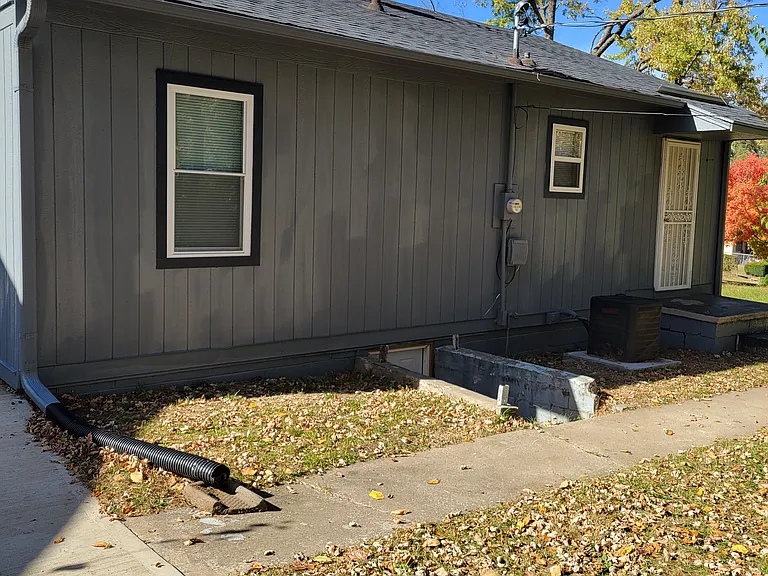 7131 Walrond Ave — Photo 5