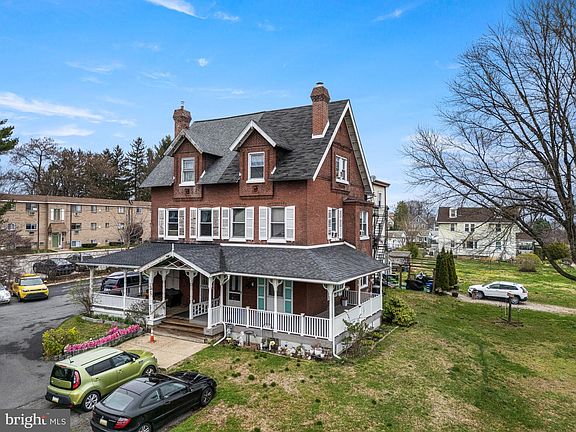 2nd image of 231 S Oak Ave