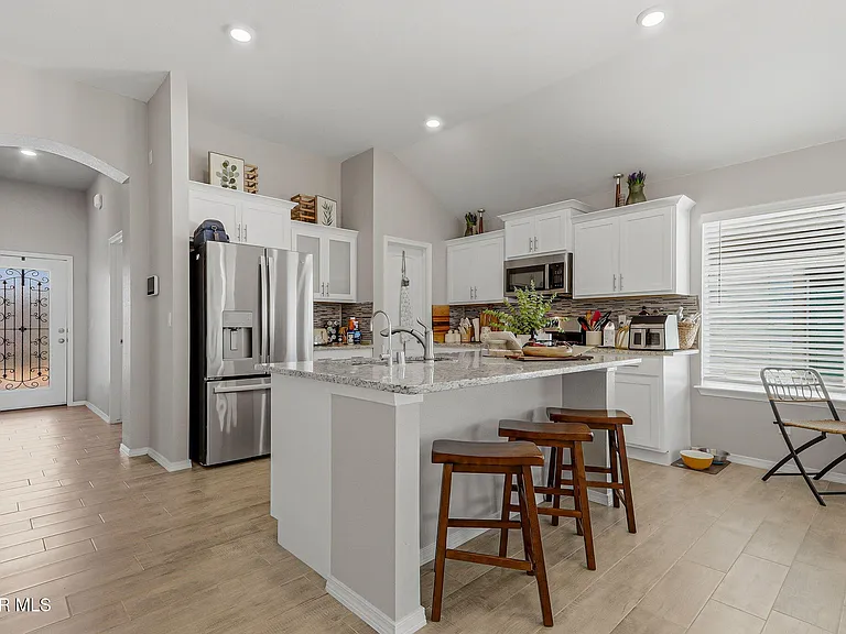 13977 Margaret Ponce Ave — Photo 3