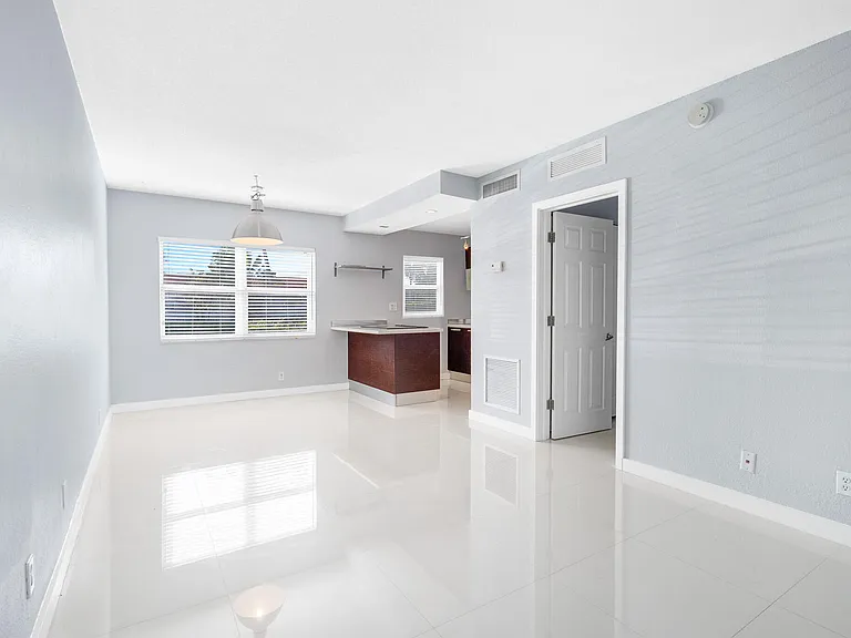 416 NE 15th Ave #11 — Photo 9