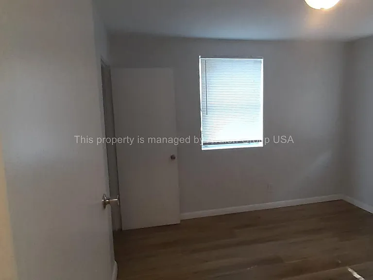610 W 18th St #1 — Photo 9