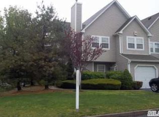 292 Erik Dr, Setauket, NY 11733