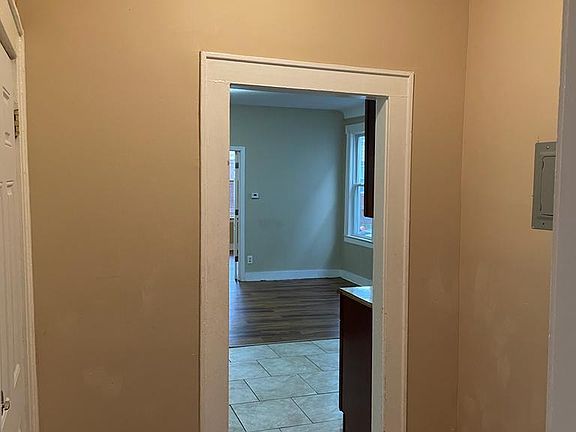 4th image of 22 Underwood St #1A