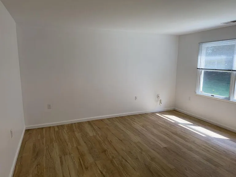 140 Lindfield Cir — Photo 12