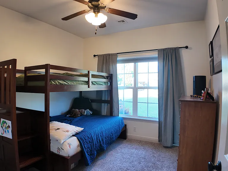 1624 Brewster Ln — Photo 9
