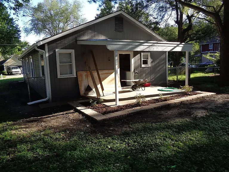 718 Walnut St — Photo 14