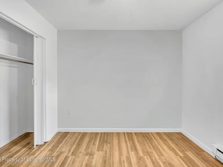 1213 Lori Ln — Photo 5