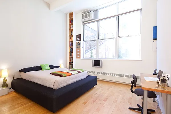Sold by aptsandlofts.com | media 18