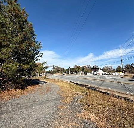 3rd image of 6387 Bells Ferry Rd