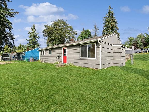 Large Fully-Fenced Backyard
