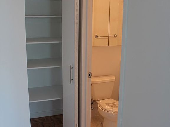 5th image of 4705 Center Blvd APT 3012