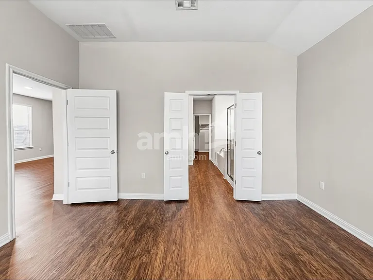 8010 Dampton Ln — Photo 10