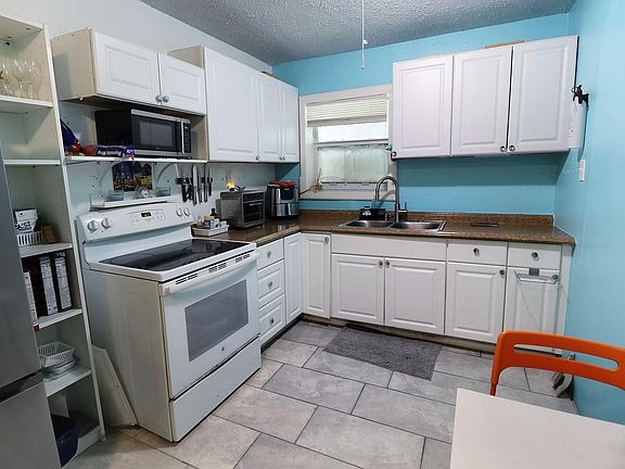 4th image of 207 SW 4TH Street