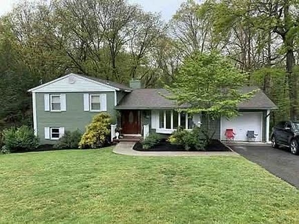 509 N Lilly Dr