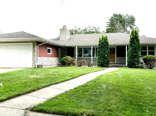 821 N 1st St, Bismarck, ND 58501