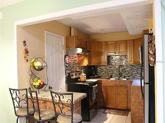 4th image of 244 Amherst Ave #16