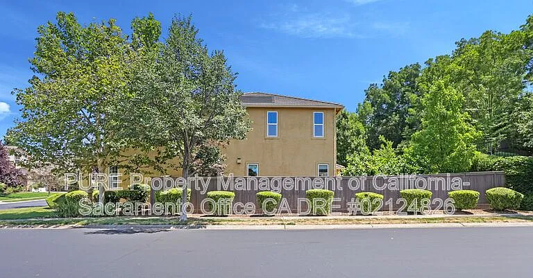 1571 Radford Loop — Photo 2
