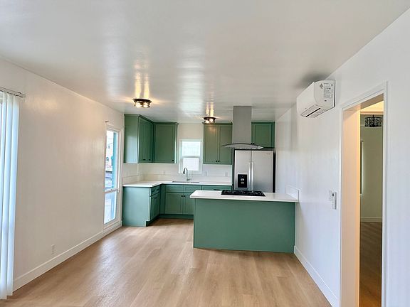 2nd image of 231 Redondo Ave #2