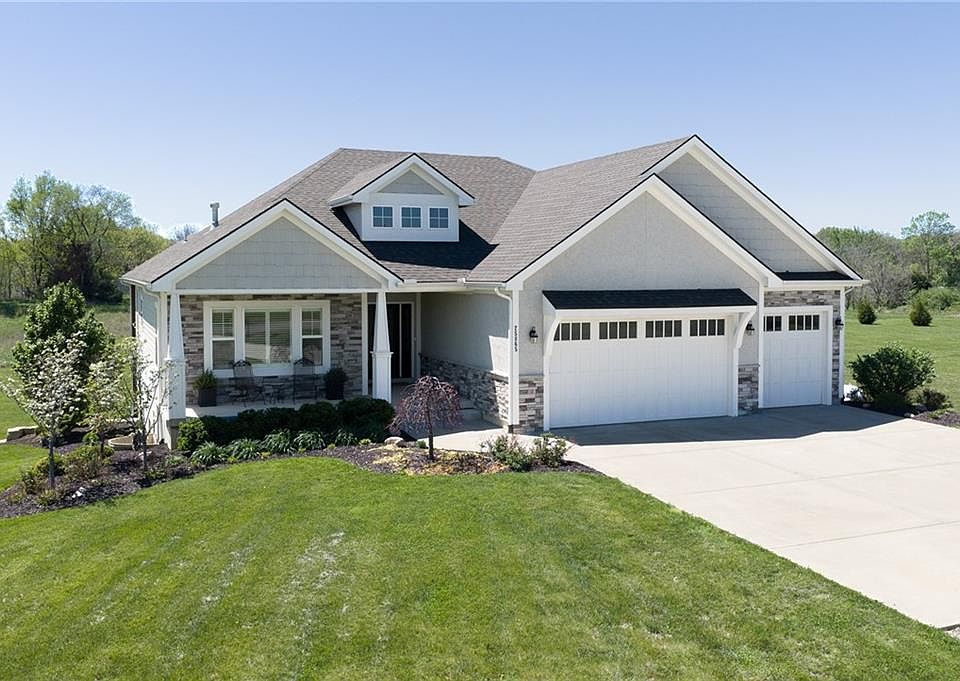 1st image of 25865 Primrose Ln