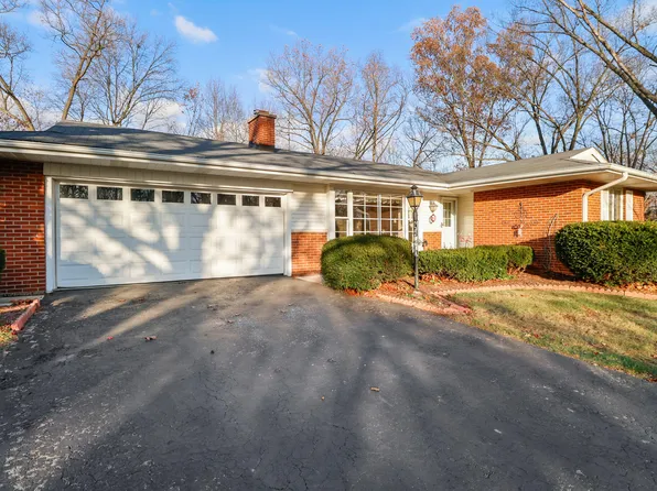 213 Oakridge Ct, Valparaiso, IN 46385