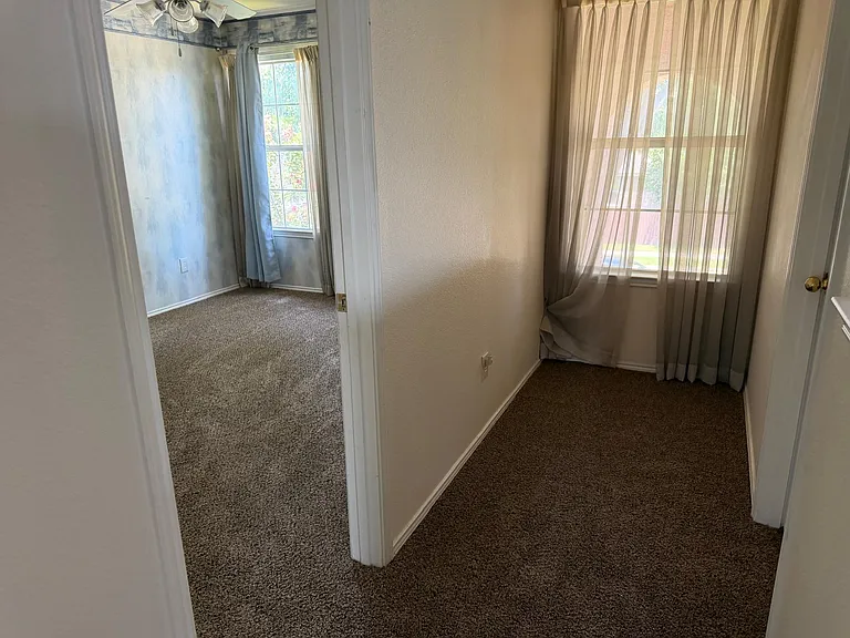 3104 Deleon Dr — Photo 17
