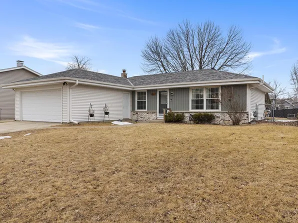 8577 South Sharon DRIVE, Oak Creek, WI 53154