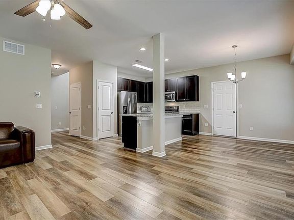 4th image of 6202 Lake Rock Ln