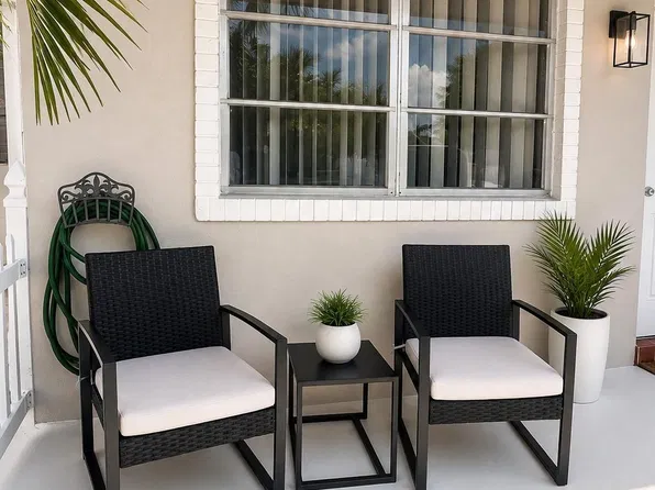 820 N Golf Dr, Hollywood, FL 33021