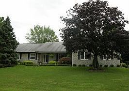 Home for Sale in Greenwood, Indiana $194,500