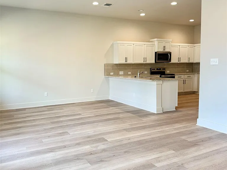 108 Zayd Ct #B — Photo 5