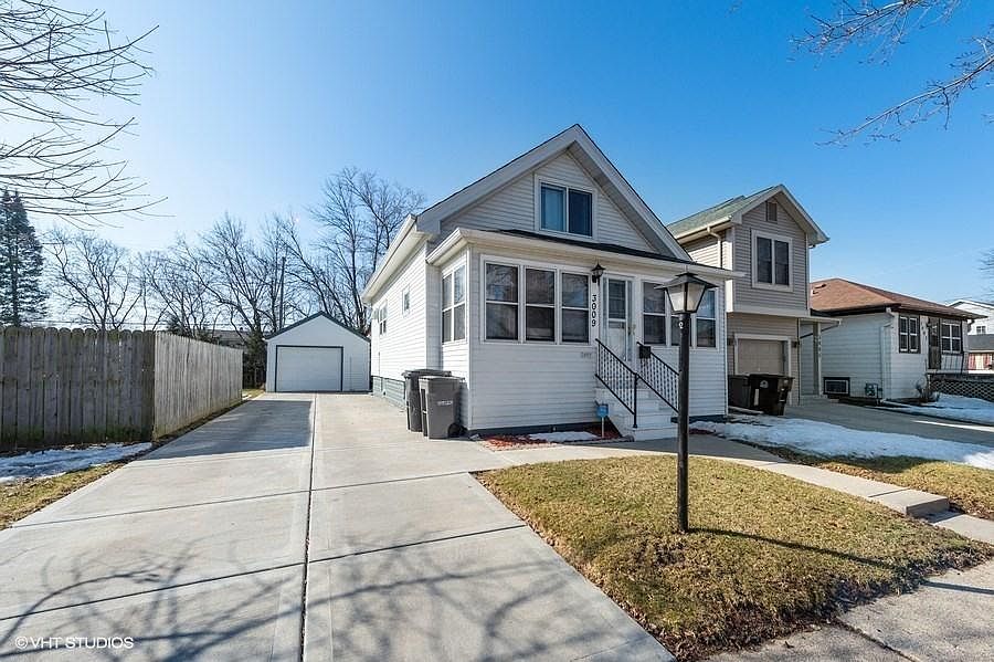 1st image of 3009 E Vogel Ave