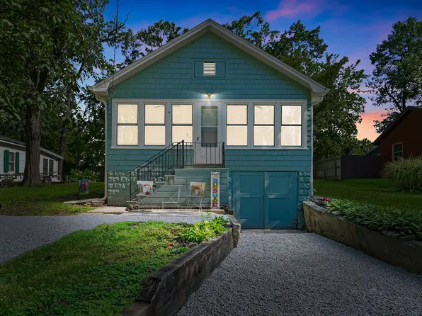 702 Hickory Rd, Twin Lakes, WI 53181
