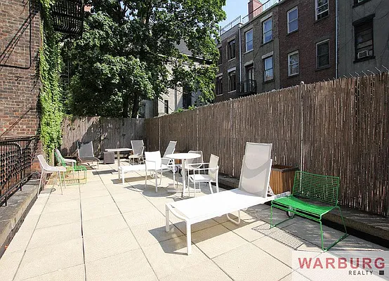 Sold by Warburg | media 13