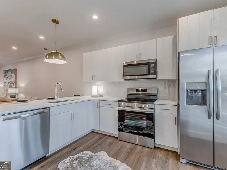 77 Chateau Dr — Photo 18