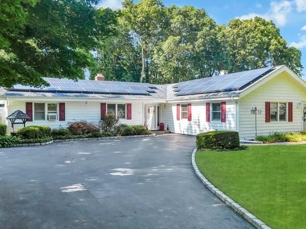 52 Patricia Lane, South Setauket, NY 11720