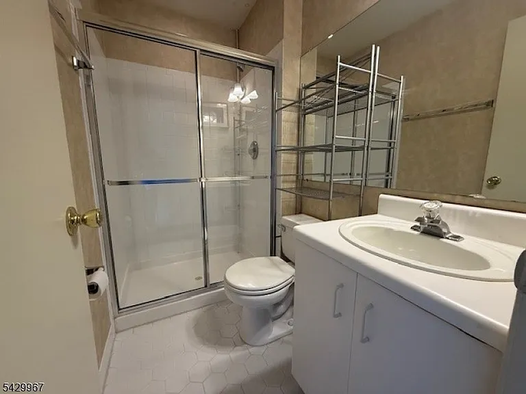 3844 Bloomingdale Dr — Photo 11