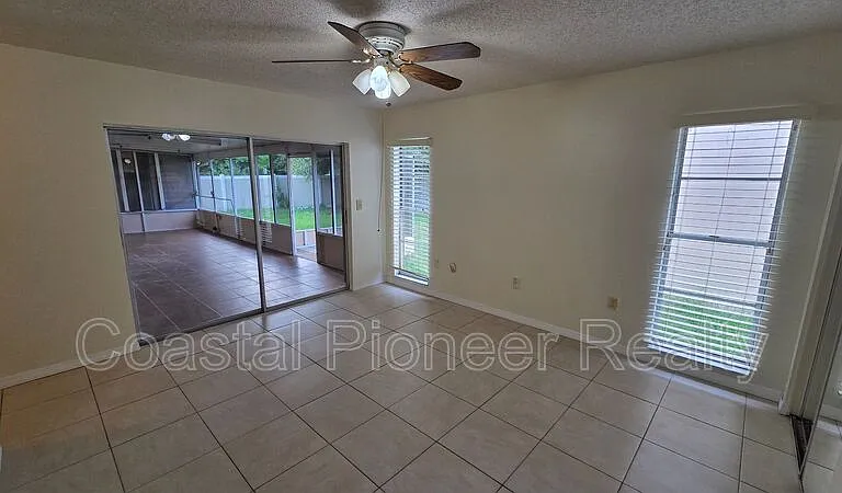 4817 Cypress Tree Dr — Photo 26