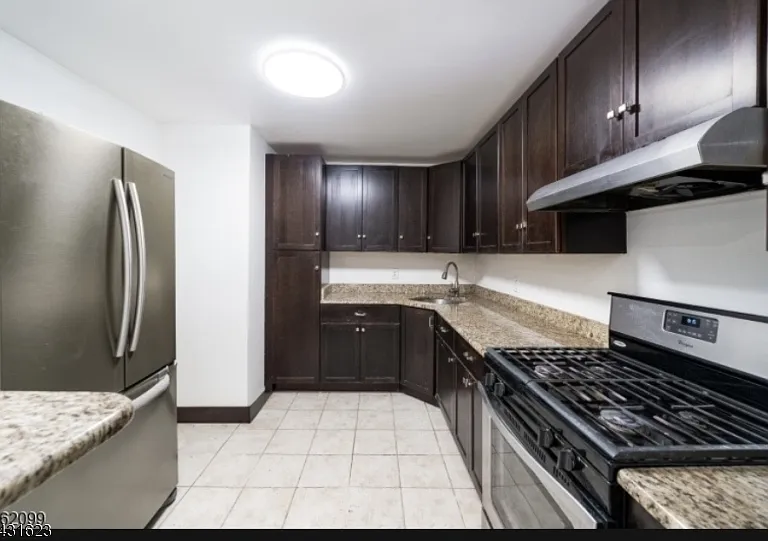 392 College Dr — Photo 5