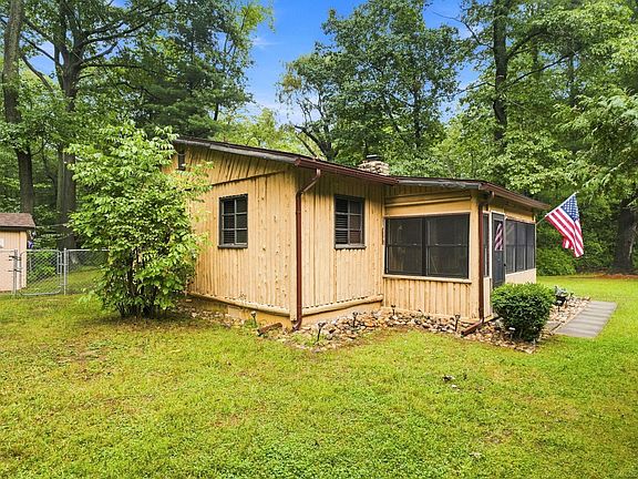 3rd image of 7275 Cottage Ln